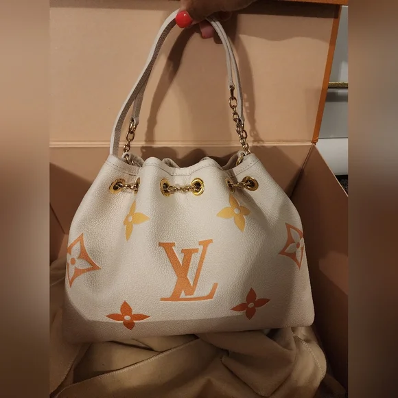 🔥RARE🔥Limited Edition Louis Vuitton Empreinte Summer Bag - Picture 2 of 14